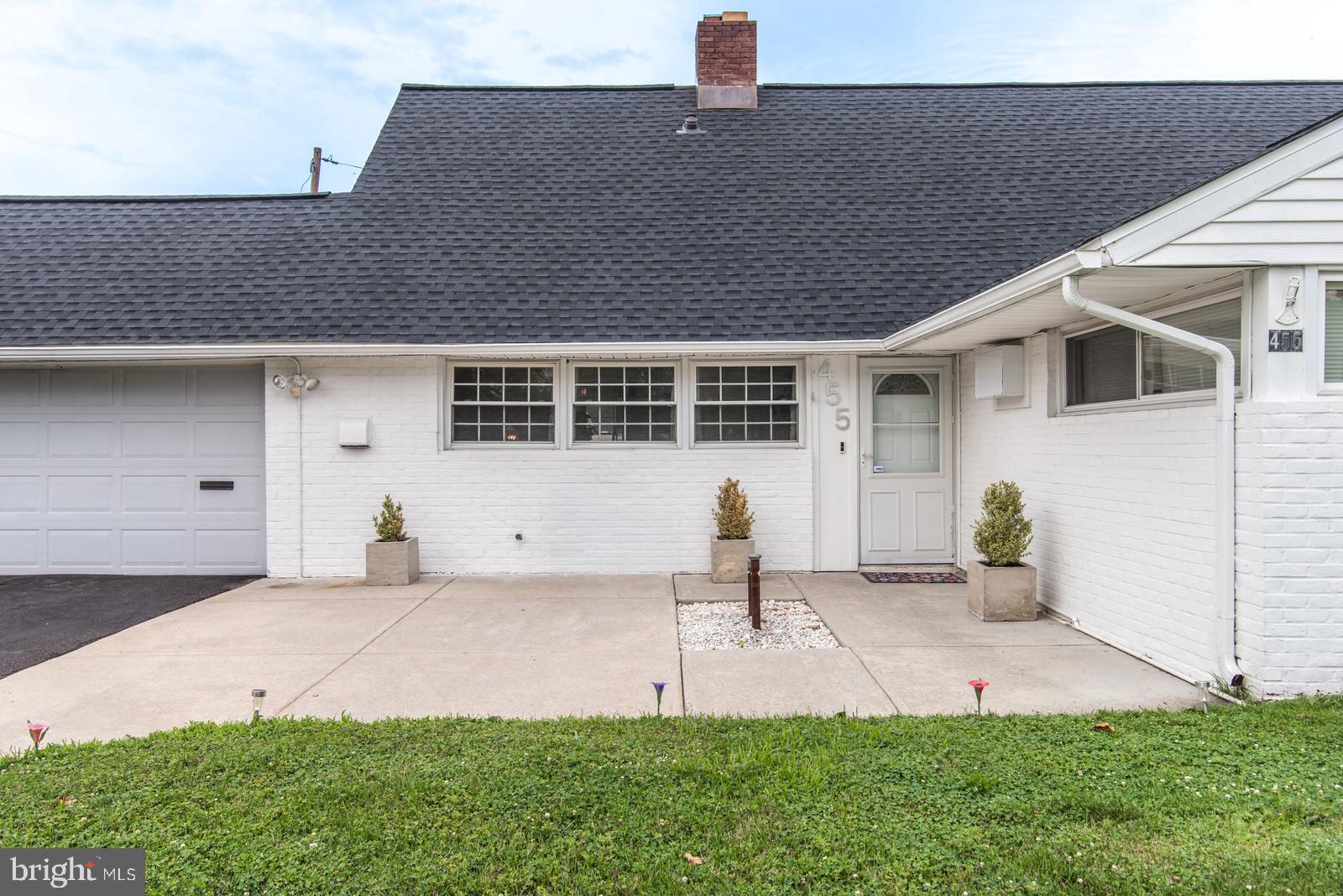 SNOWBALL GATE - Residential