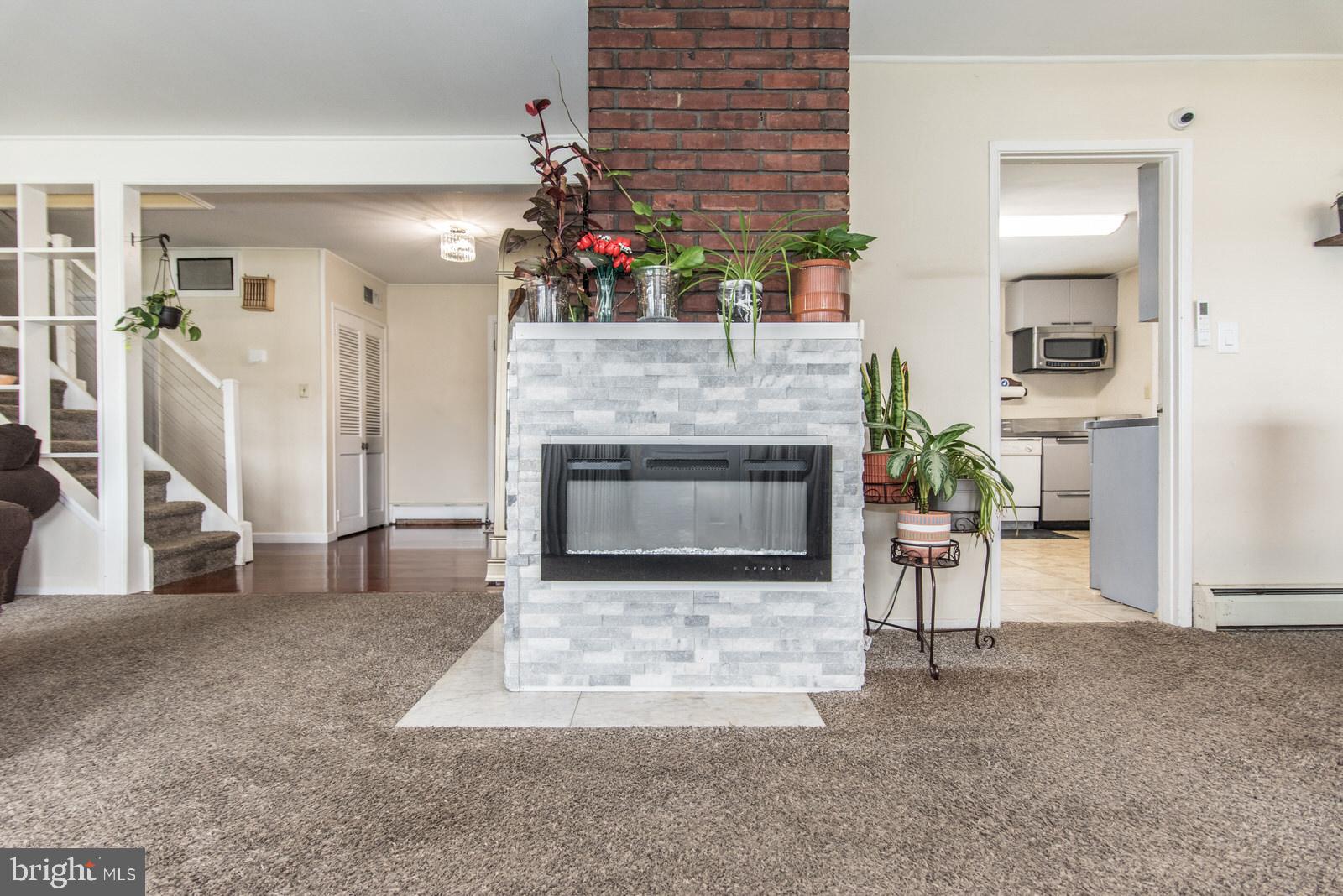 SNOWBALL GATE - Residential