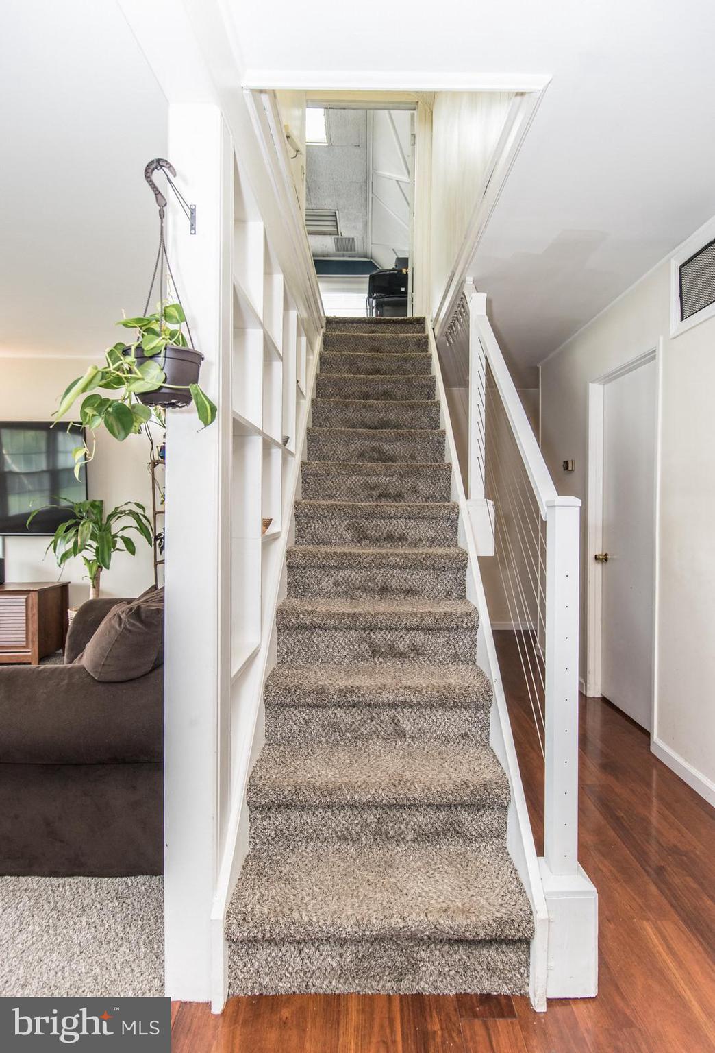 SNOWBALL GATE - Residential