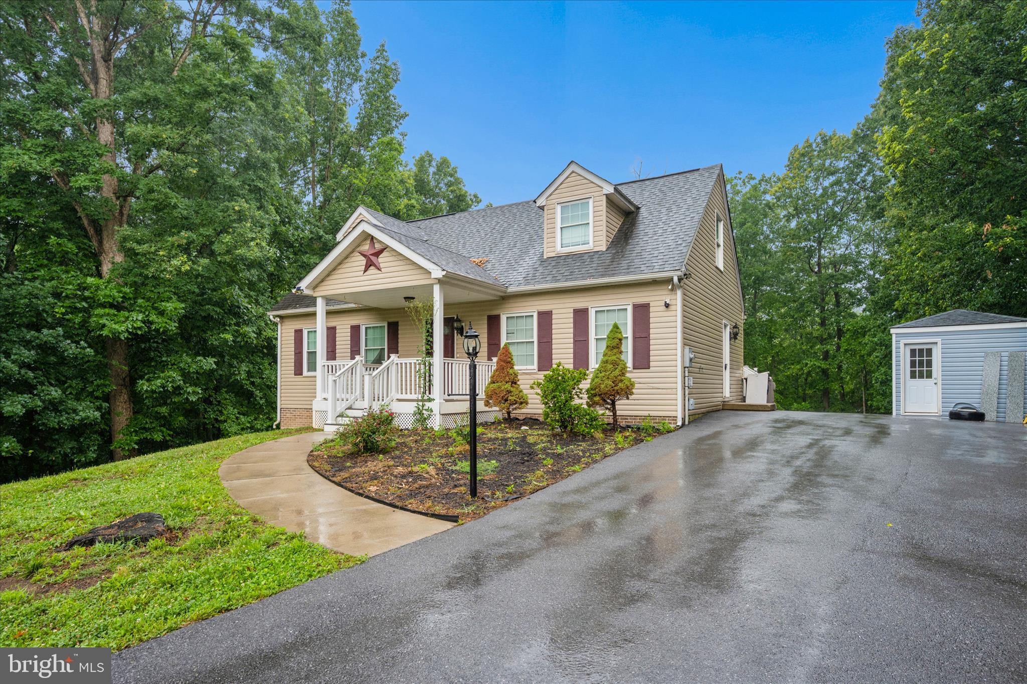 Beautifully maintained home located on a quiet cul-de-sac in Hagerstown! This property offers a spacious layout with abundant natural light, generously sized bedrooms, and a functional floor plan perfect for everyday living. Enjoy a large backyard ideal for entertaining, relaxing, or future customization. Conveniently located near shopping, dining, and major commuter routes. A must-see!