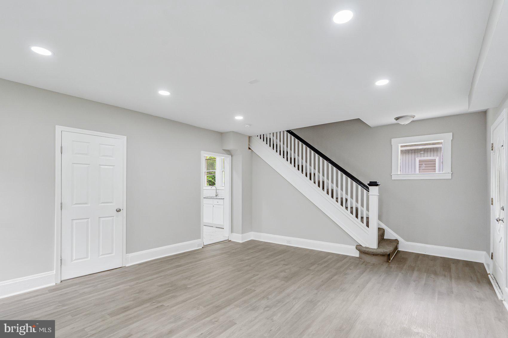 WINDSOR HILLS - Residential