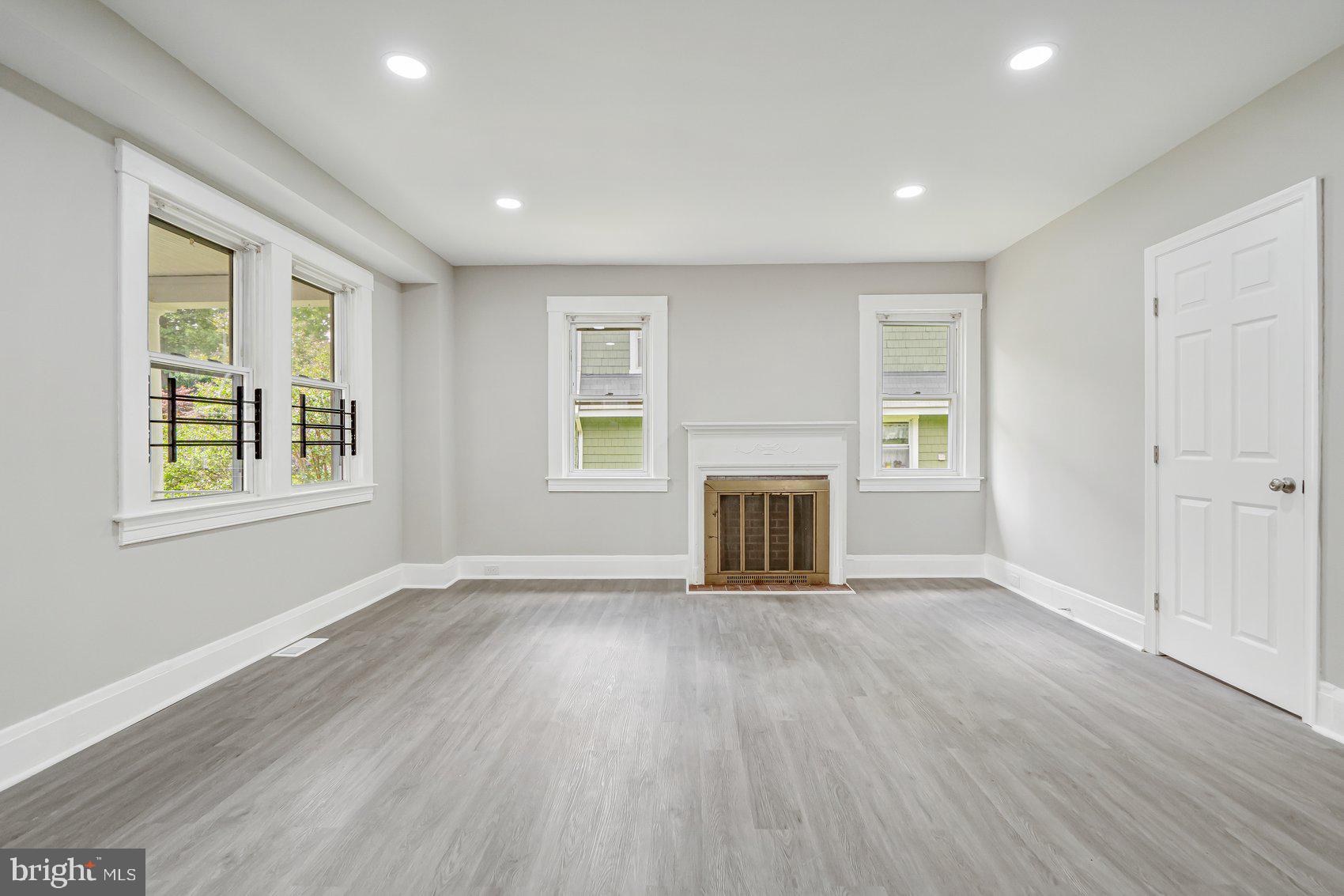 WINDSOR HILLS - Residential