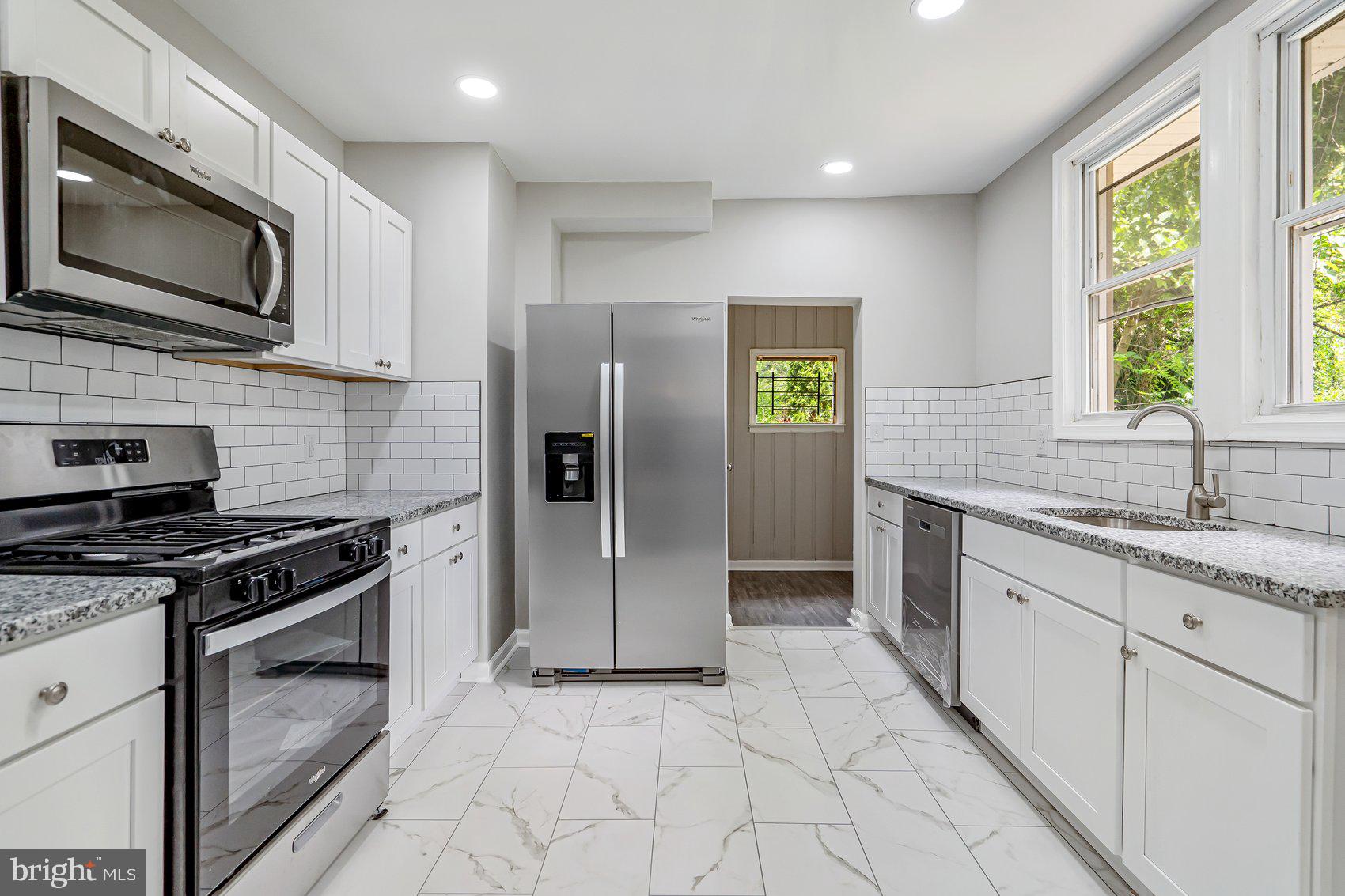 WINDSOR HILLS - Residential