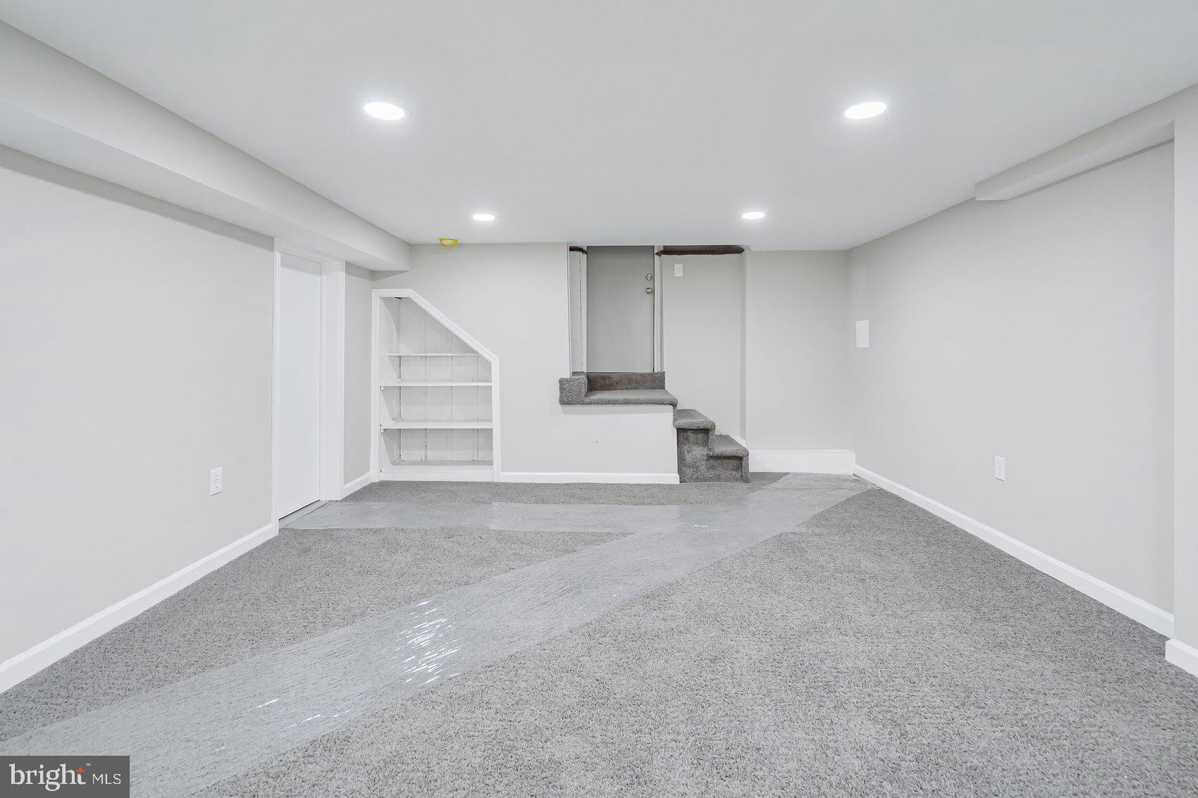 WINDSOR HILLS - Residential