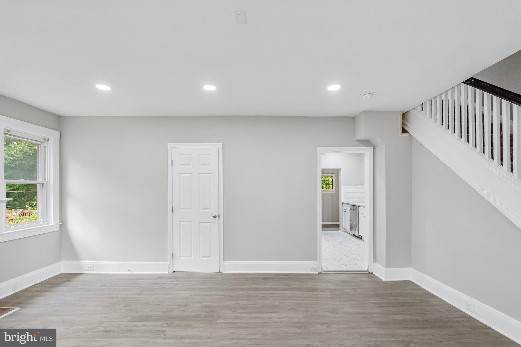 WINDSOR HILLS - Residential