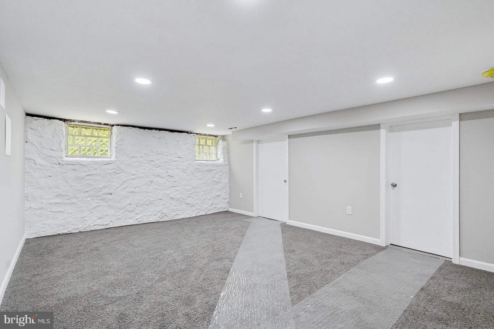 WINDSOR HILLS - Residential