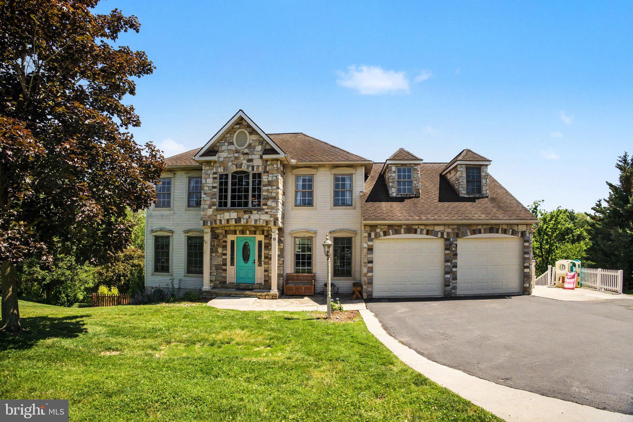 VICTORIAS POND - Residential