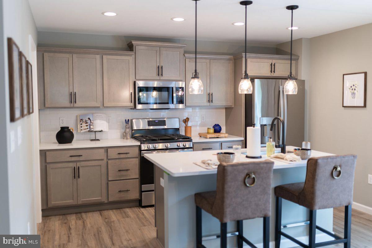 STONE MILL ESTATES - Residential