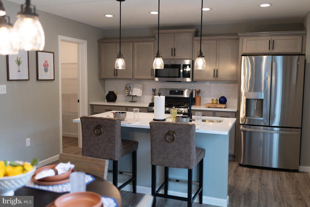 STONE MILL ESTATES - Residential