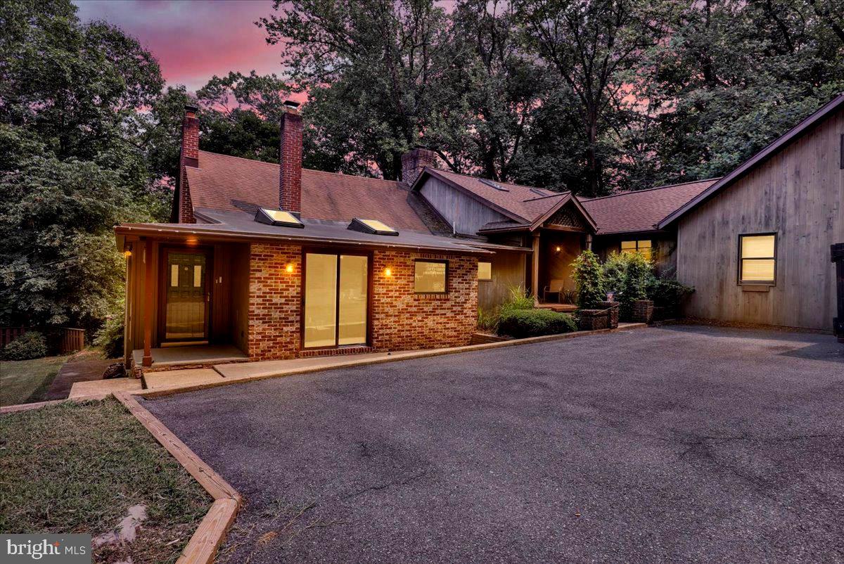 CRESTWOOD - Residential