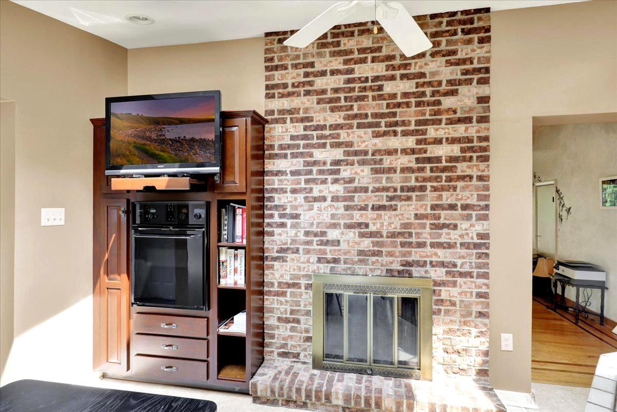 CRESTWOOD - Residential