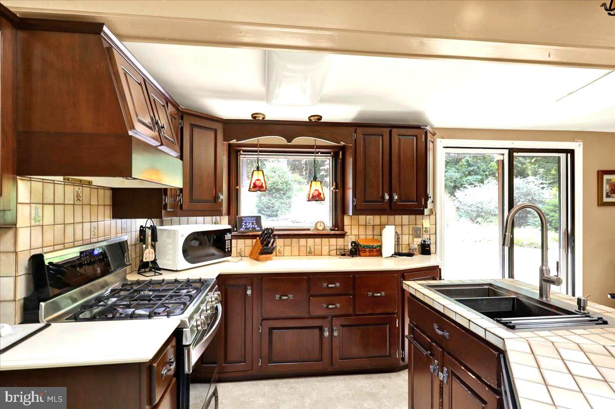 CRESTWOOD - Residential