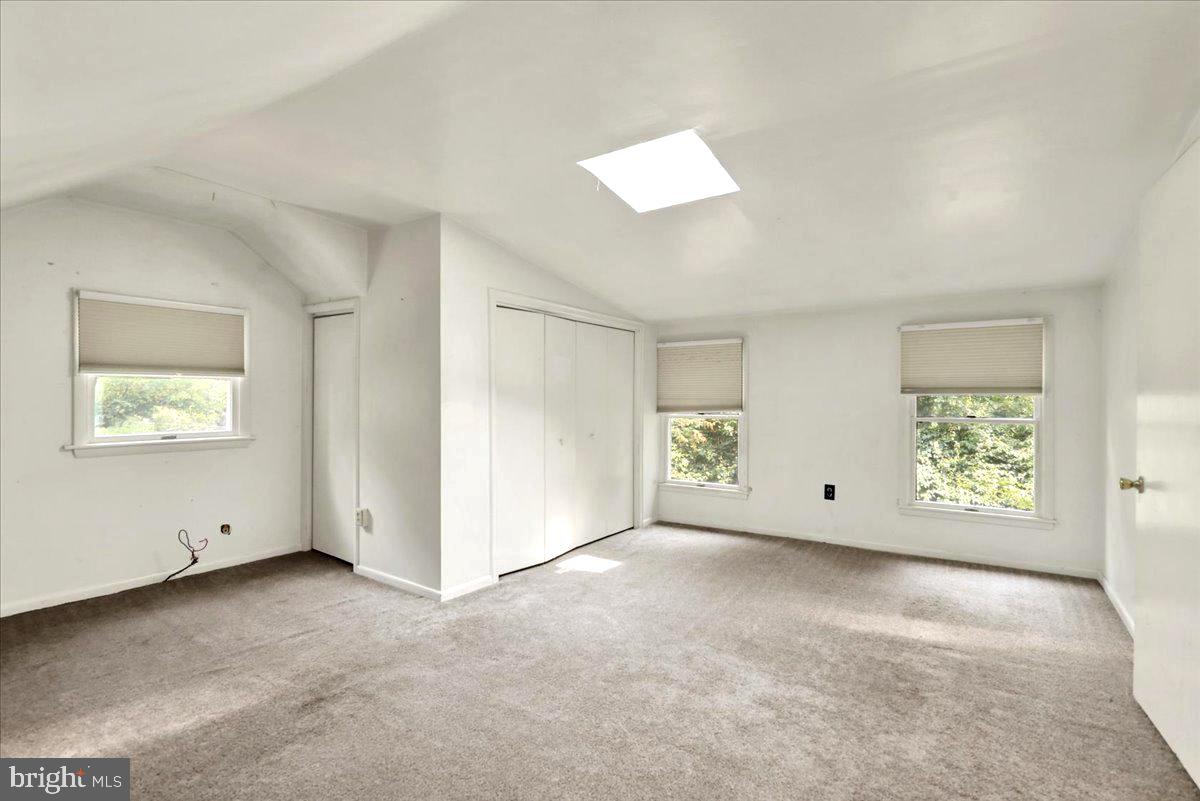 CRESTWOOD - Residential