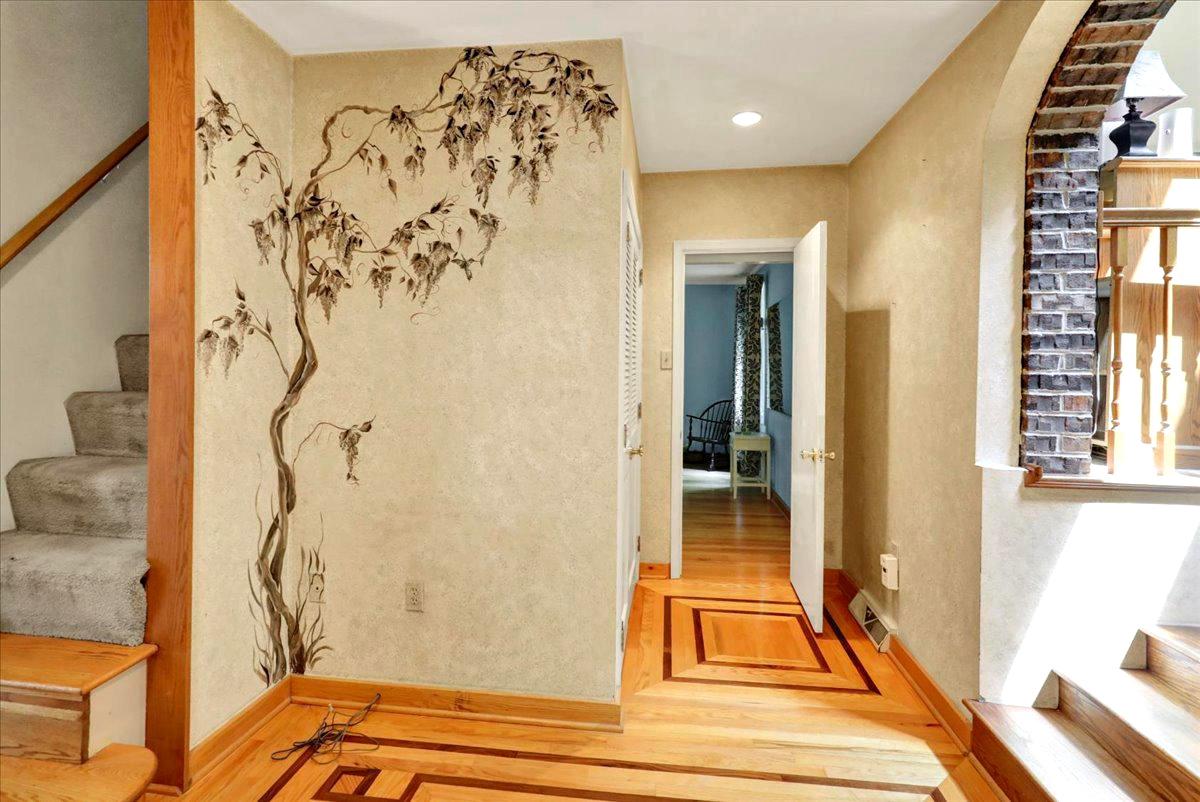 CRESTWOOD - Residential