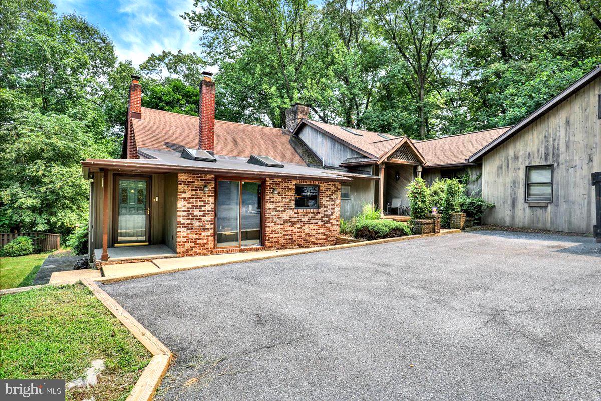 CRESTWOOD - Residential