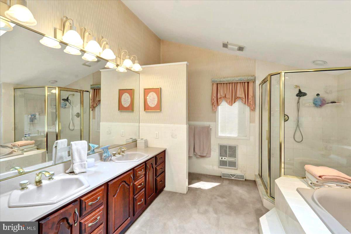 CRESTWOOD - Residential
