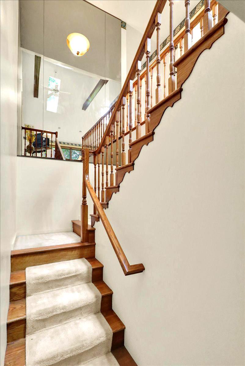 CRESTWOOD - Residential