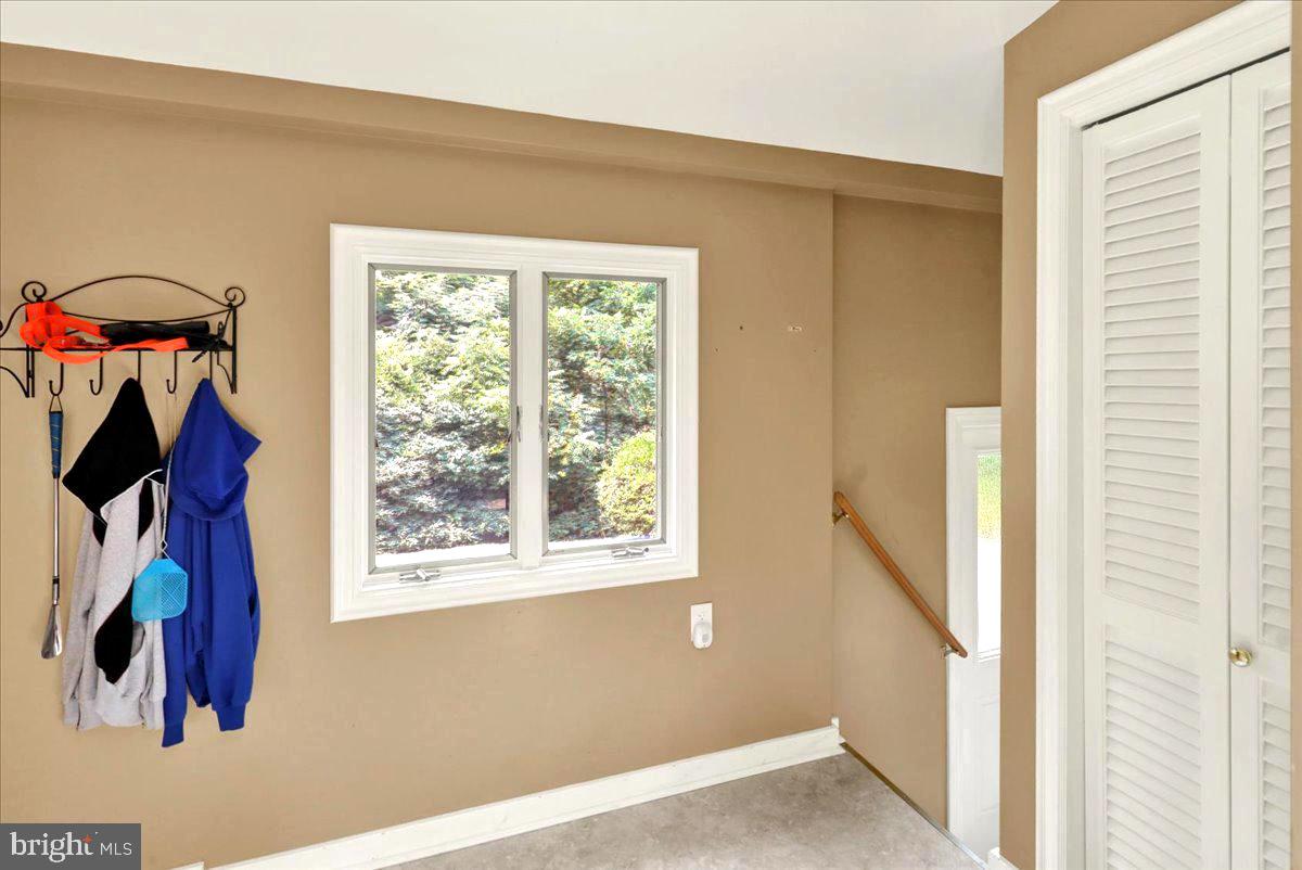 CRESTWOOD - Residential