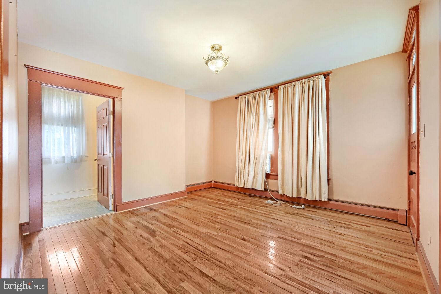 MURRAY HILL - Residential