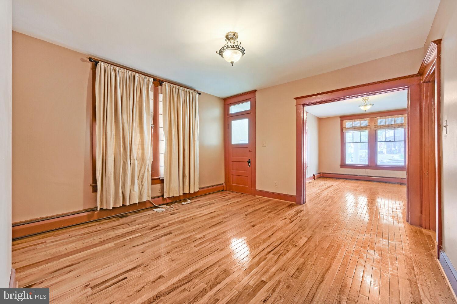 MURRAY HILL - Residential