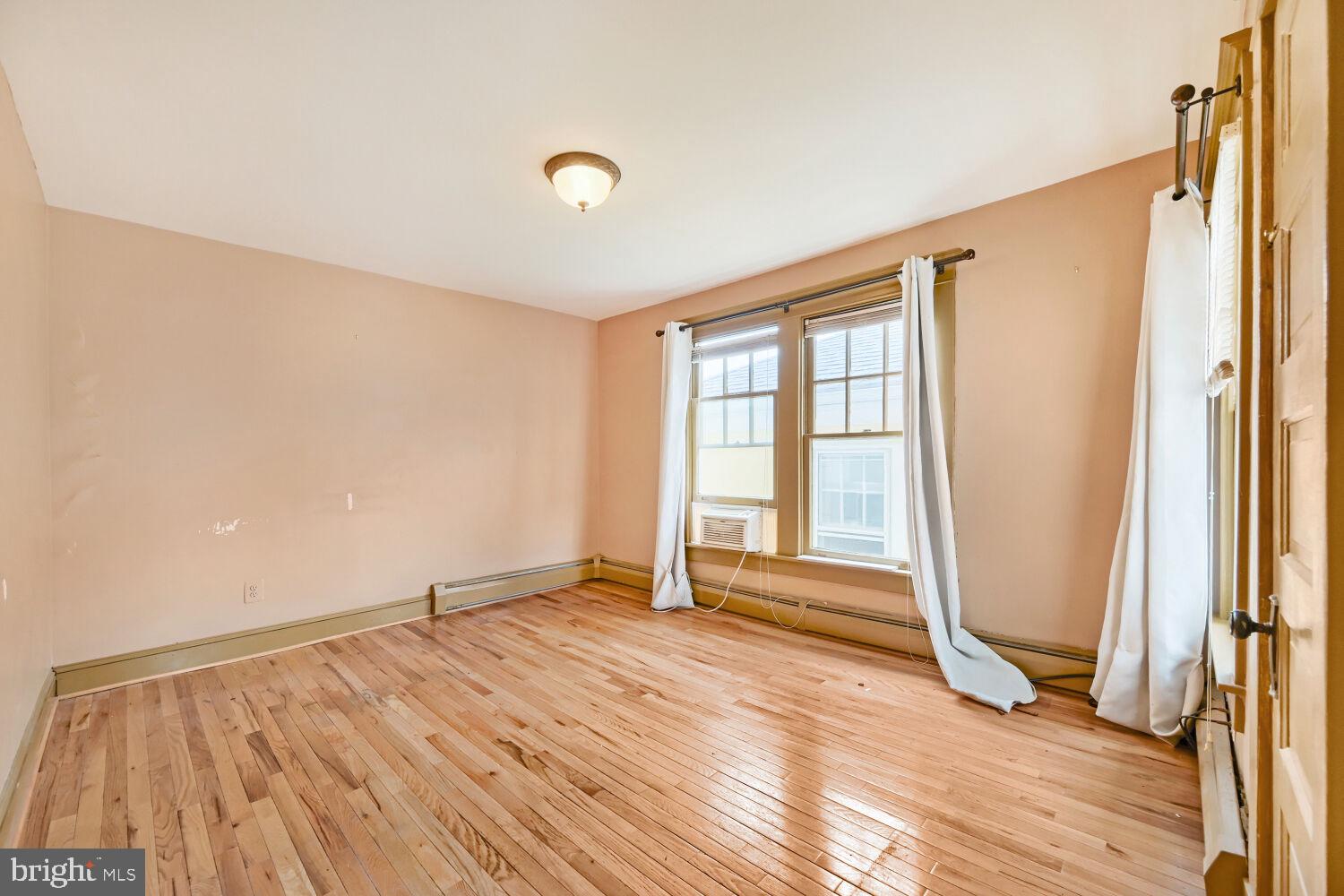 MURRAY HILL - Residential