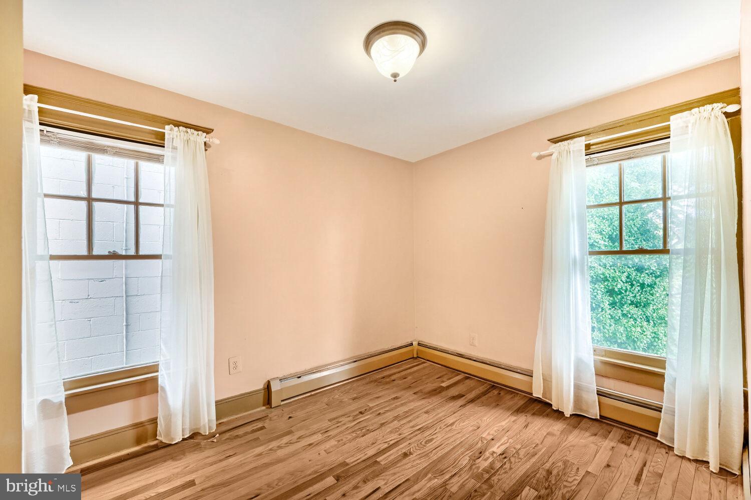 MURRAY HILL - Residential