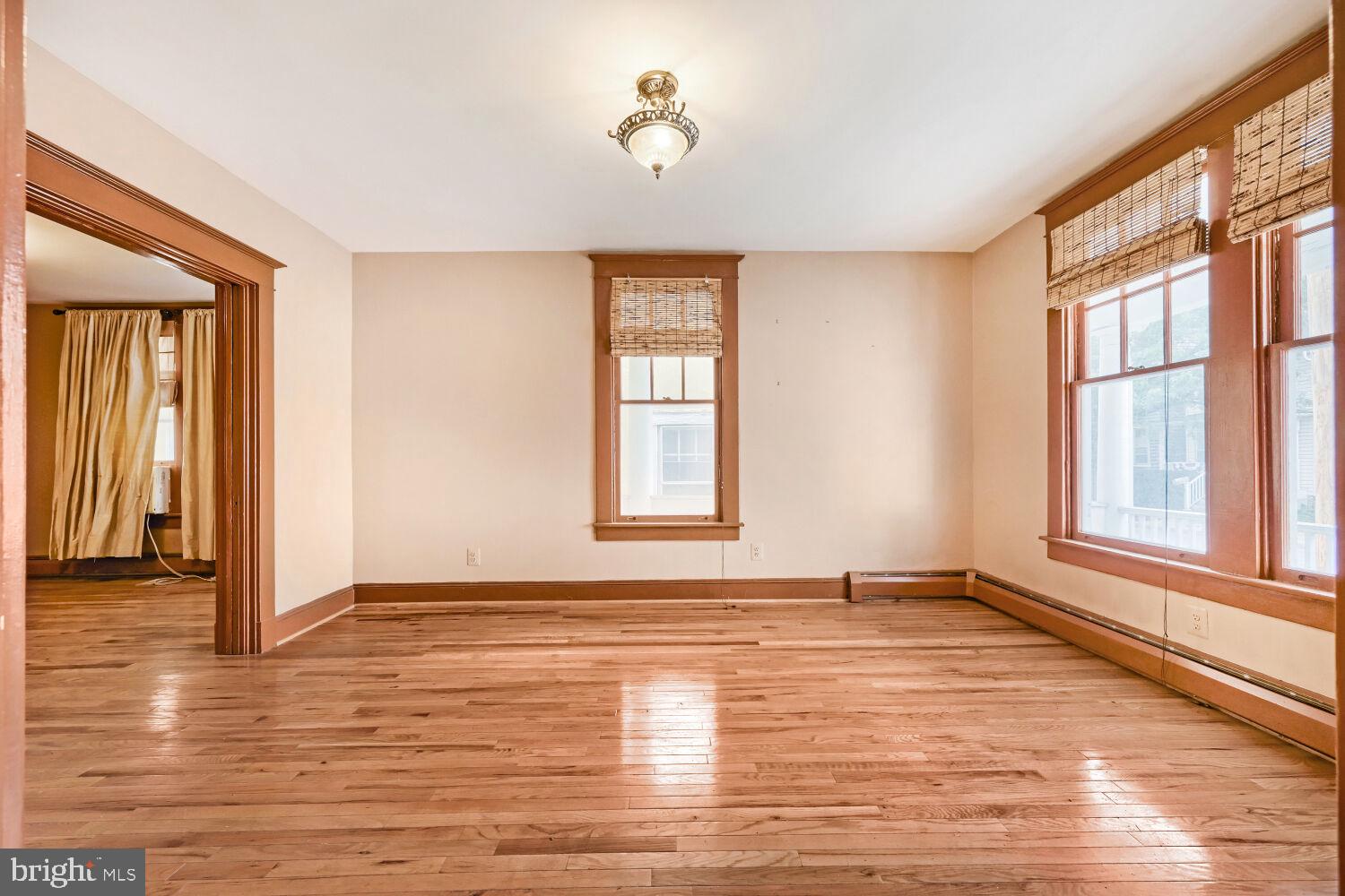 MURRAY HILL - Residential
