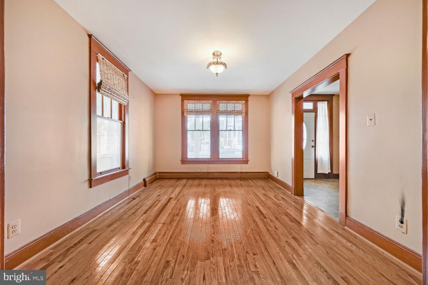 MURRAY HILL - Residential
