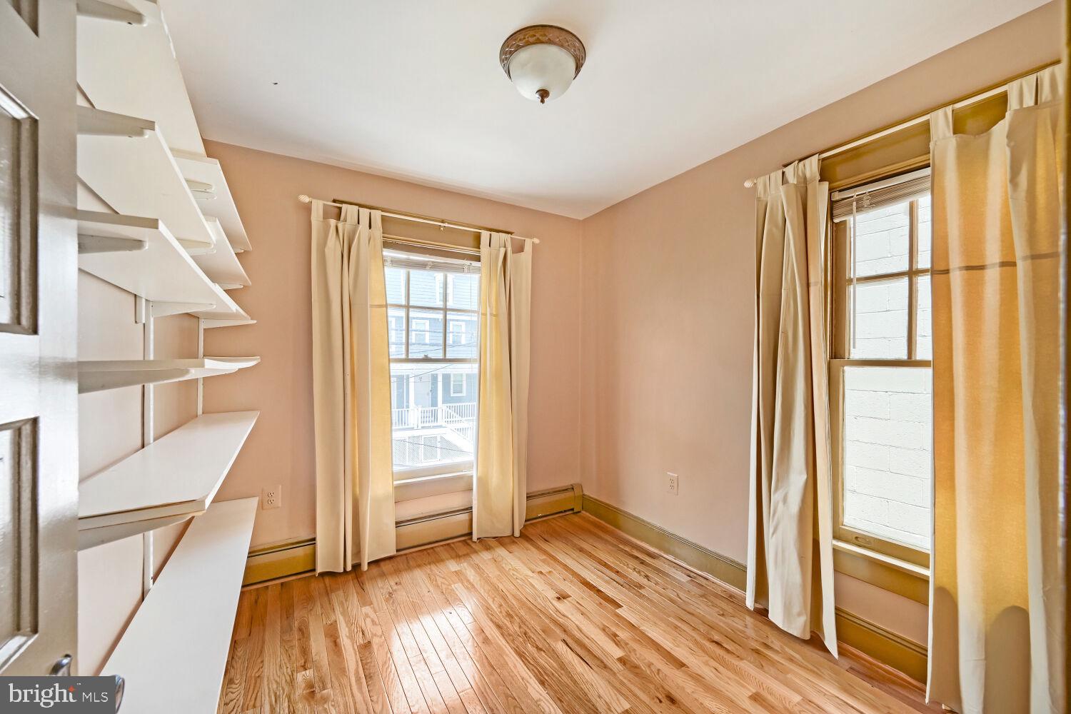 MURRAY HILL - Residential