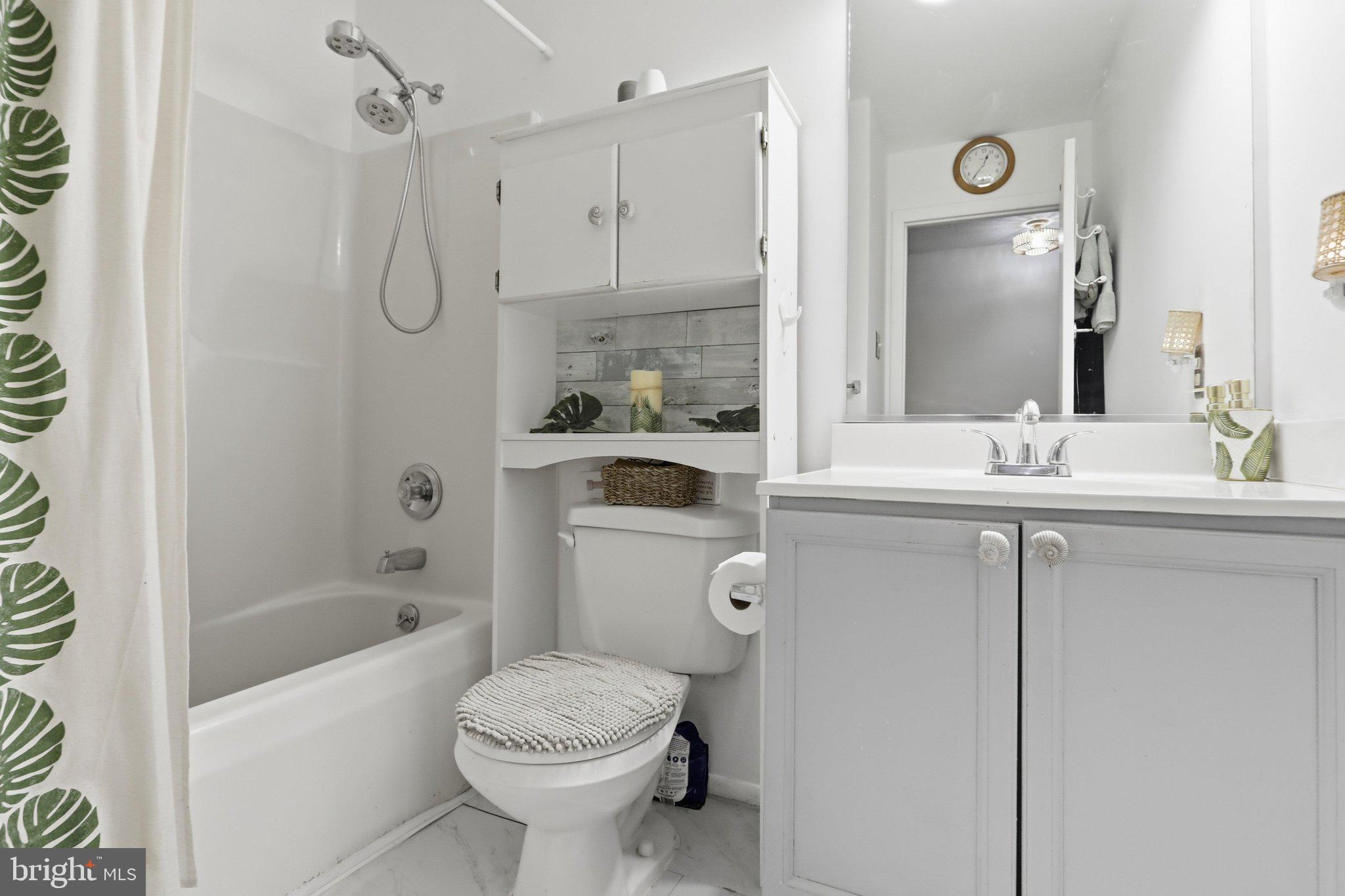 WHISPERING RIDGE - Residential