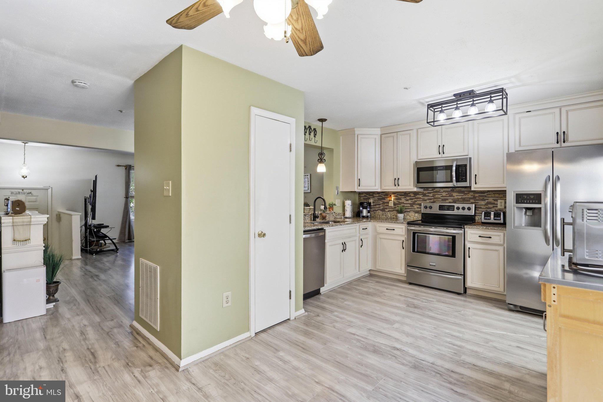 WHISPERING RIDGE - Residential