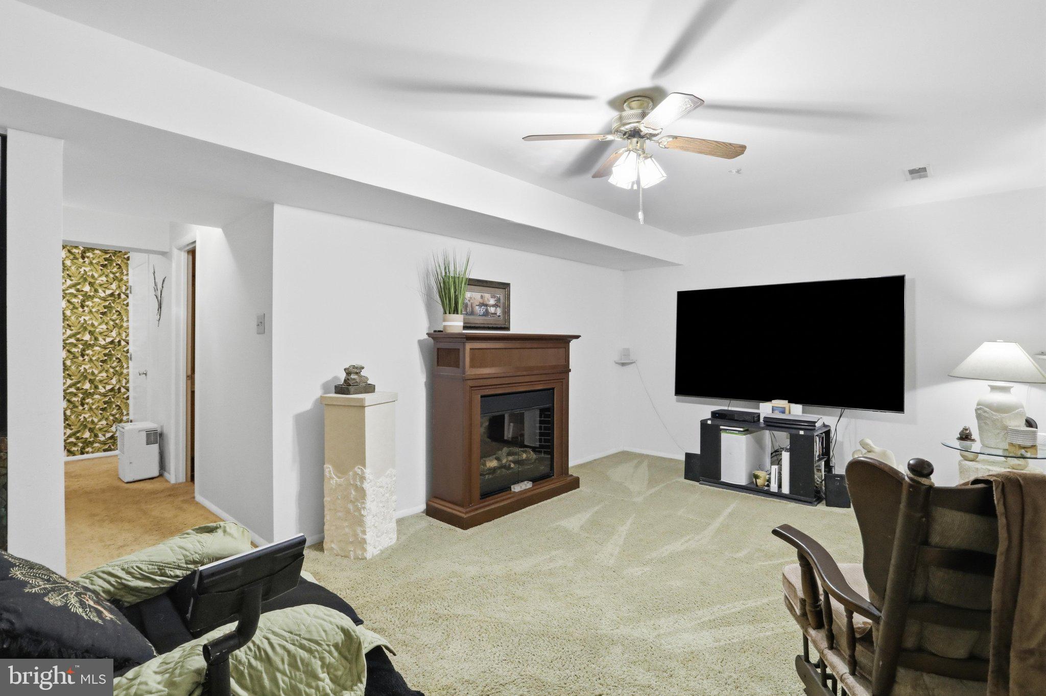 WHISPERING RIDGE - Residential