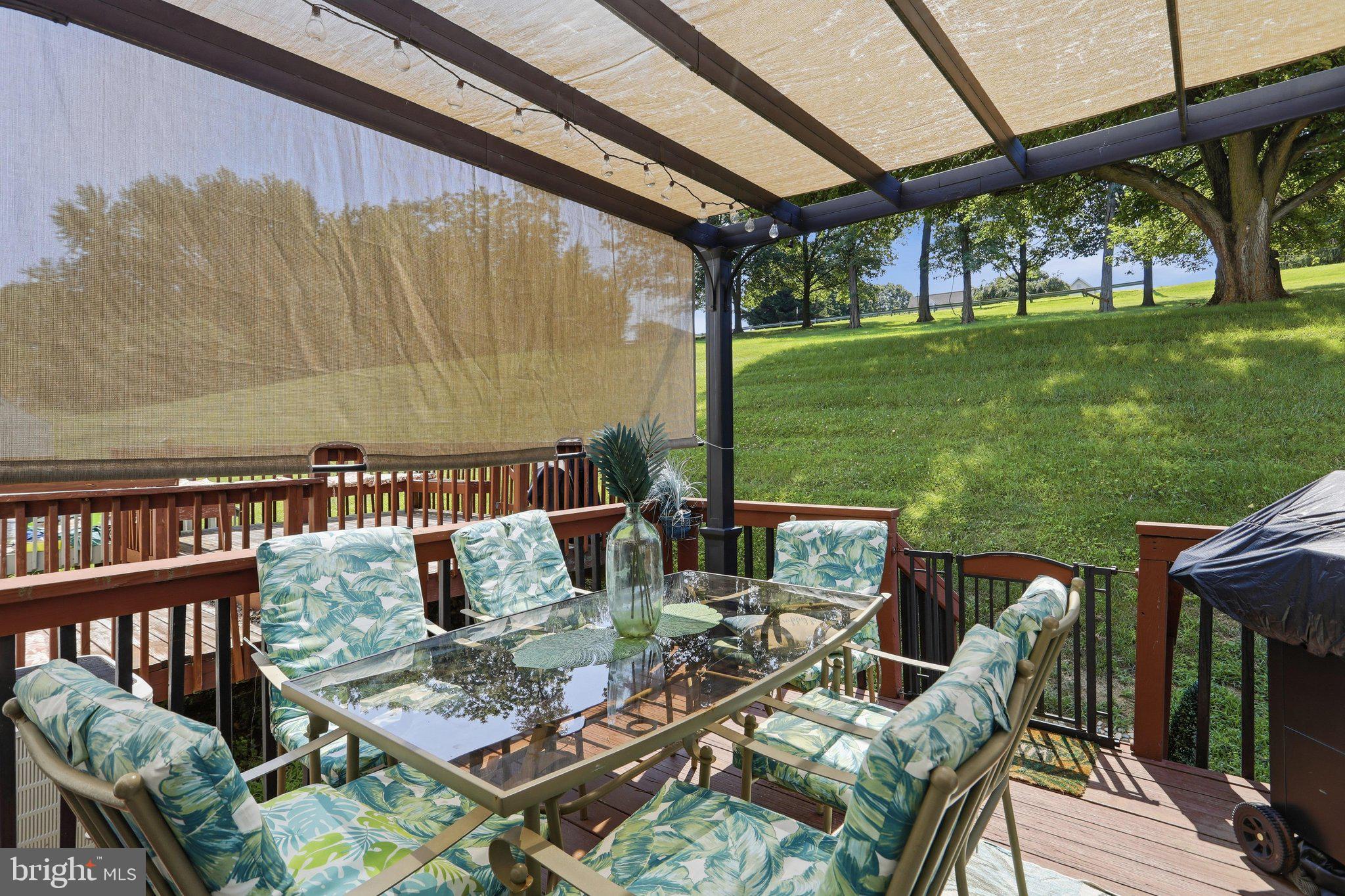 WHISPERING RIDGE - Residential