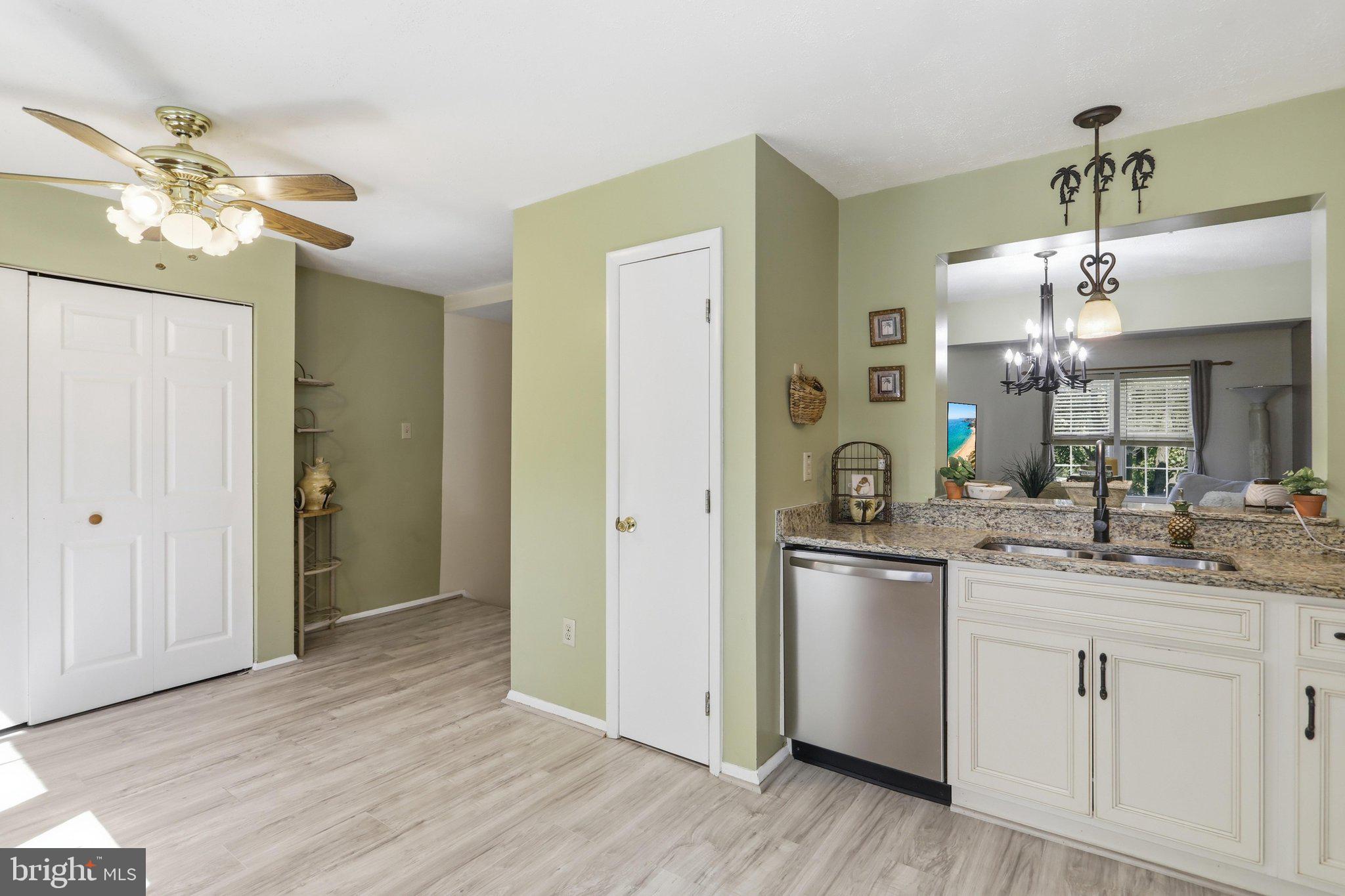 WHISPERING RIDGE - Residential