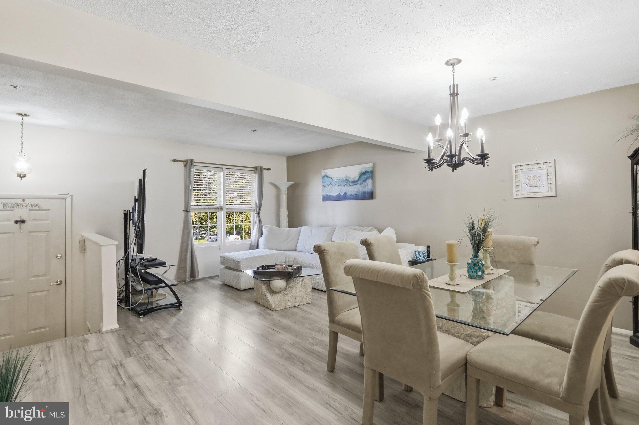 WHISPERING RIDGE - Residential