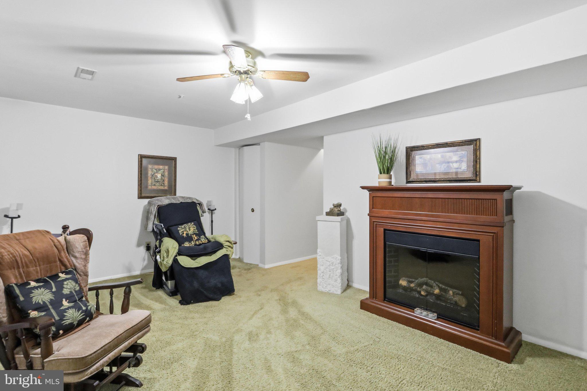 WHISPERING RIDGE - Residential