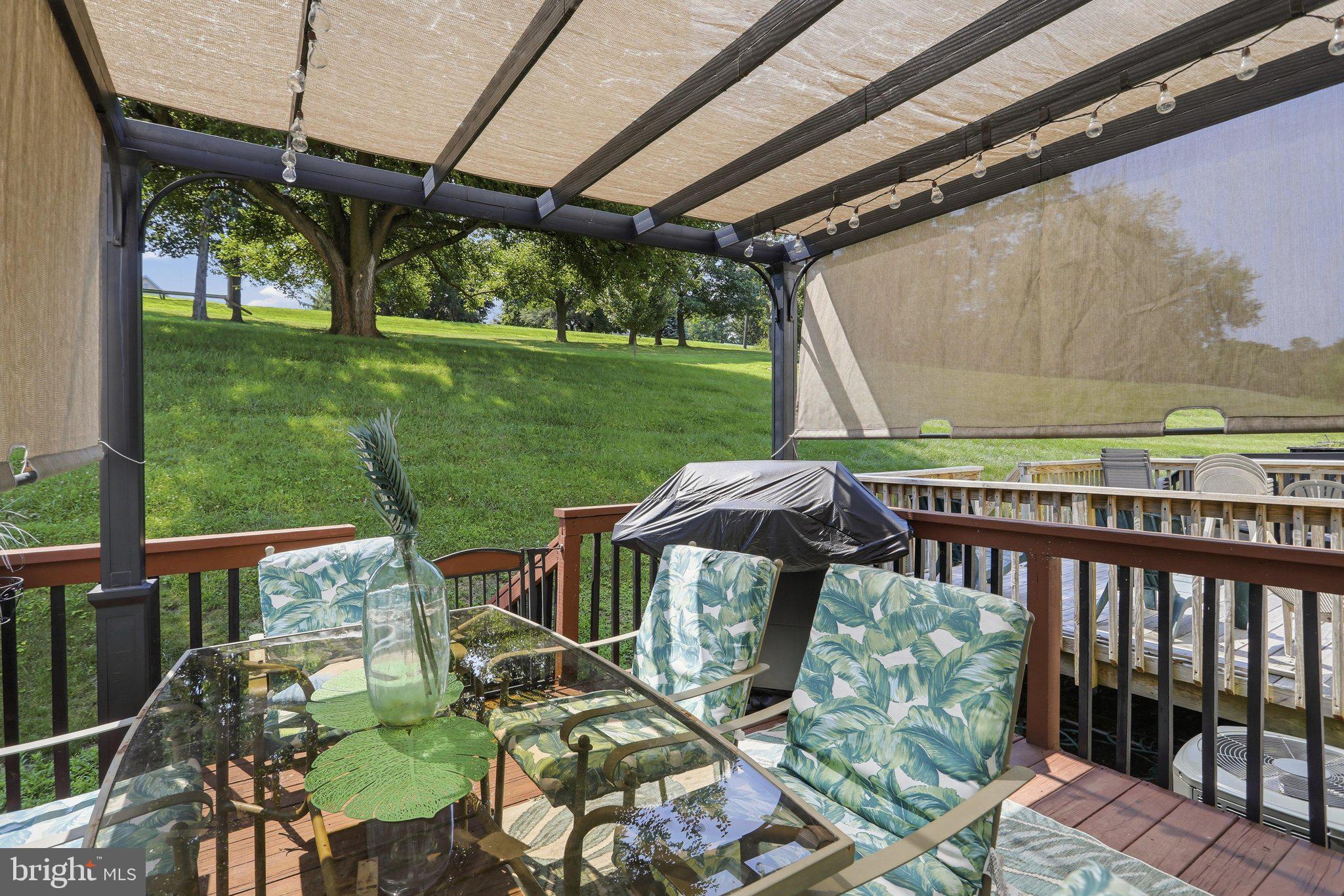 WHISPERING RIDGE - Residential