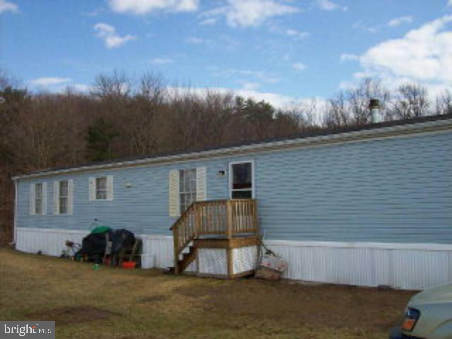 MOBILE IN EXCELLENT CONDITION. SIZE 14X72, MODERN BATH OFF MASTER BEDROOM WITH SEPARATE GARDEN TUB AND STAND UP SHOWER, BOTH BATHROOMS WITH SKYLIGHTS, MODERN KITCHEN AND DINING ROOM CONBINATION.  THIS IS A MUST SEE! MONTHLY RENT 319.00 INCLUDES WATER, SEWER AND TRASH. BUYER MUST BE APPROVED BY LAND OWNER. OFF STREET PARKING FOR 2 CARS. Mailing Address Continued: SCH HAVEN Color: BLUE Amp: 100