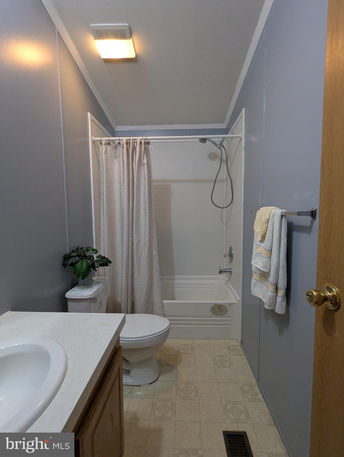 HILLANDALE HOMES - Residential