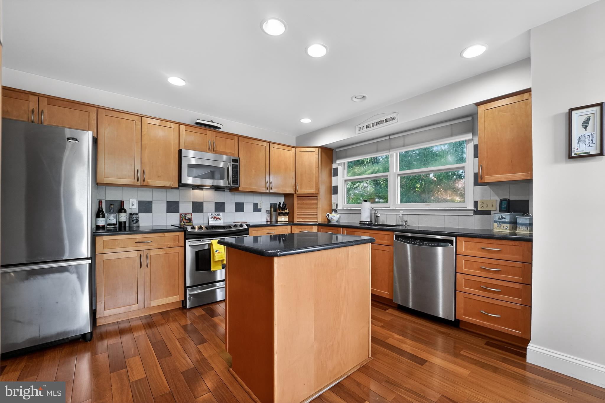 SILVER SANDS - Residential