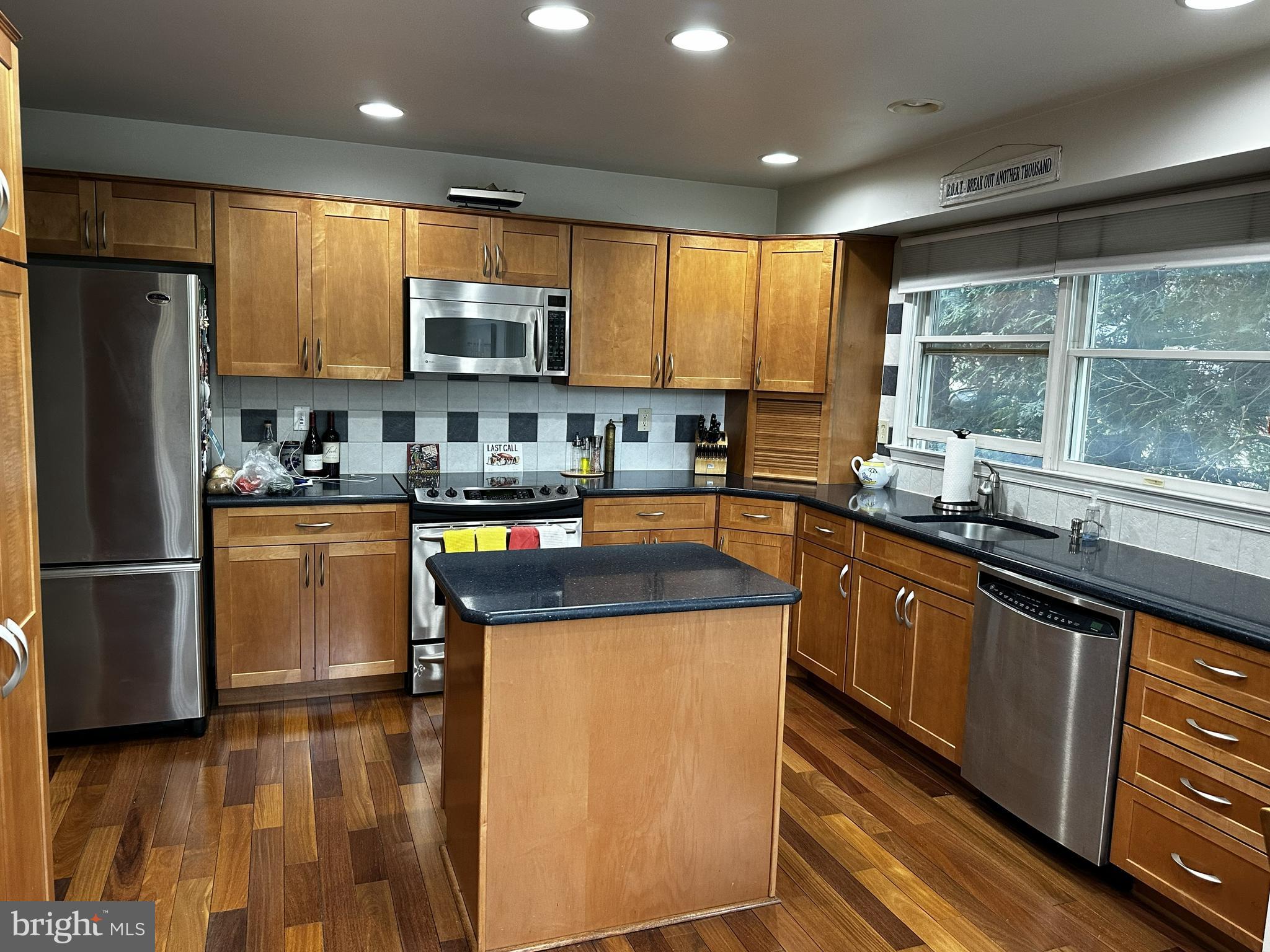 SILVER SANDS - Residential