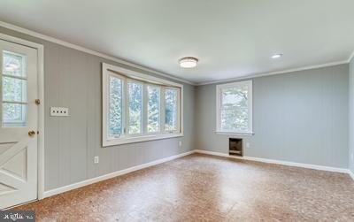HOLLYWOOD PARK - Residential Lease