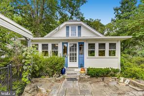 HOLLYWOOD PARK - Residential Lease