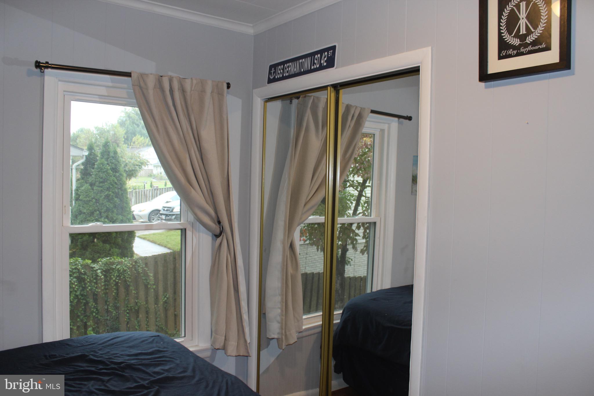 HOLLYWOOD PARK - Residential Lease