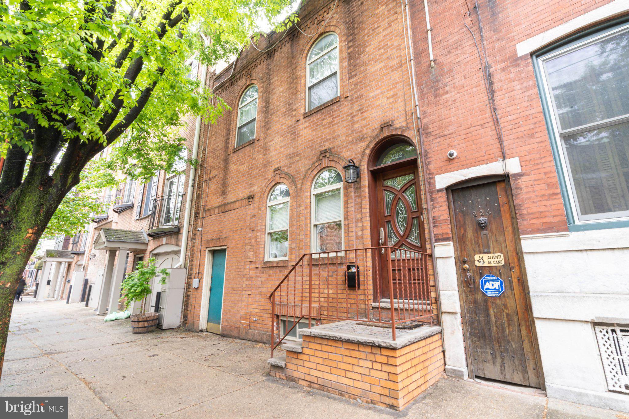 QUEEN VILLAGE - Residential