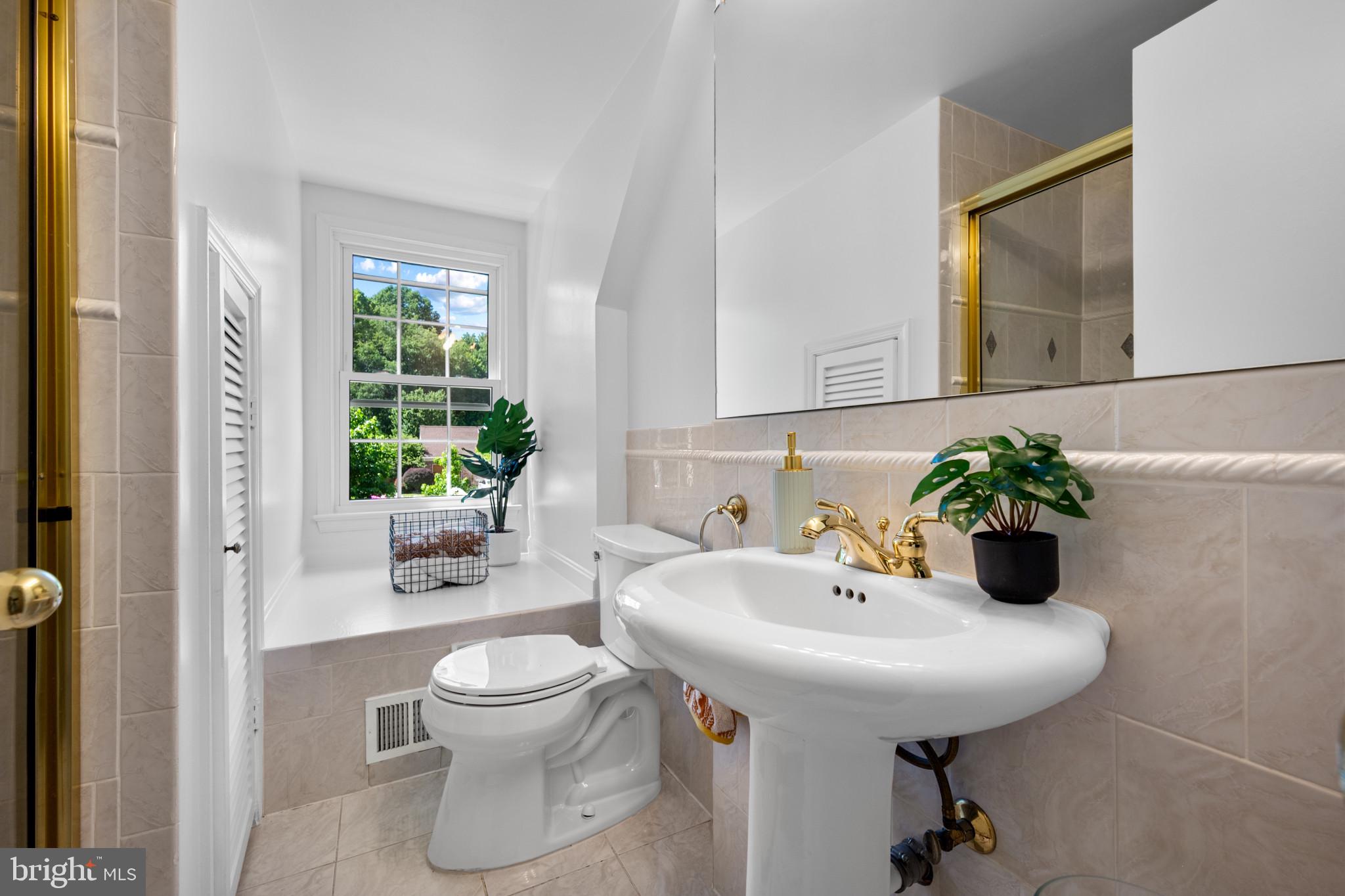 LAYHILL - Residential