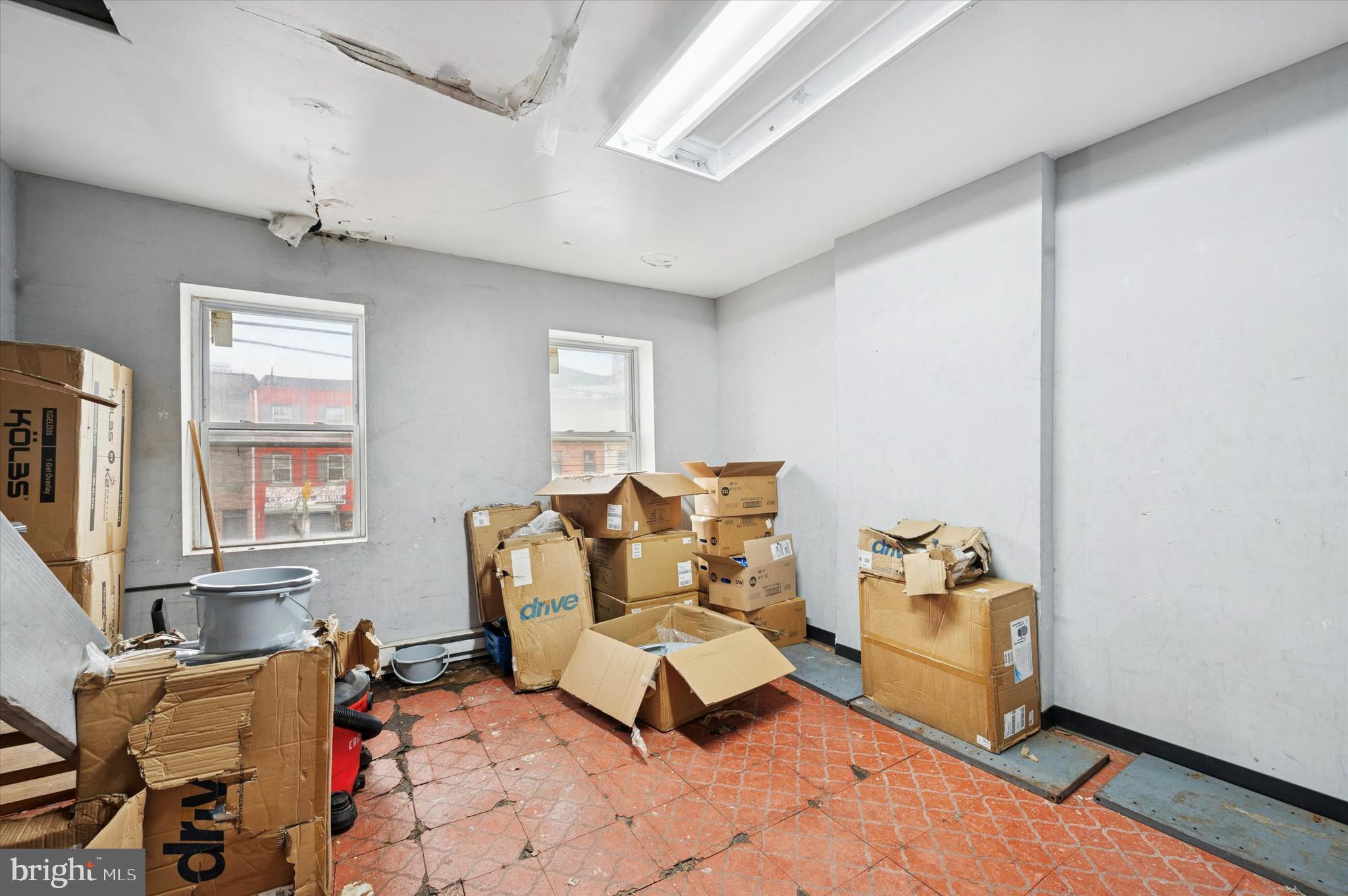 NORTHERN LIBERTIES - Commercial Sale