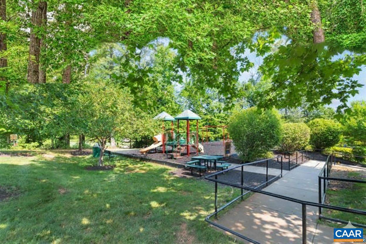 SPRING CREEK - Residential