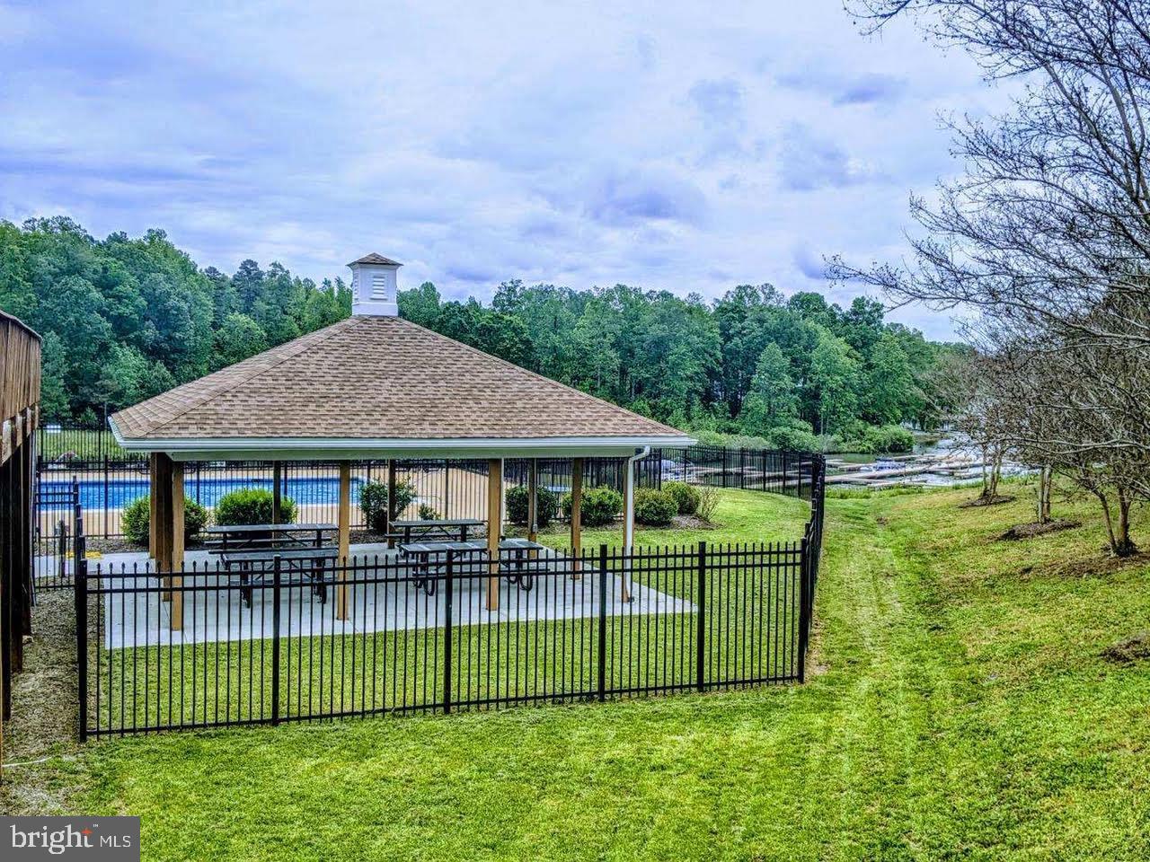 THE WATERS AT LAKE ANNA - Residential