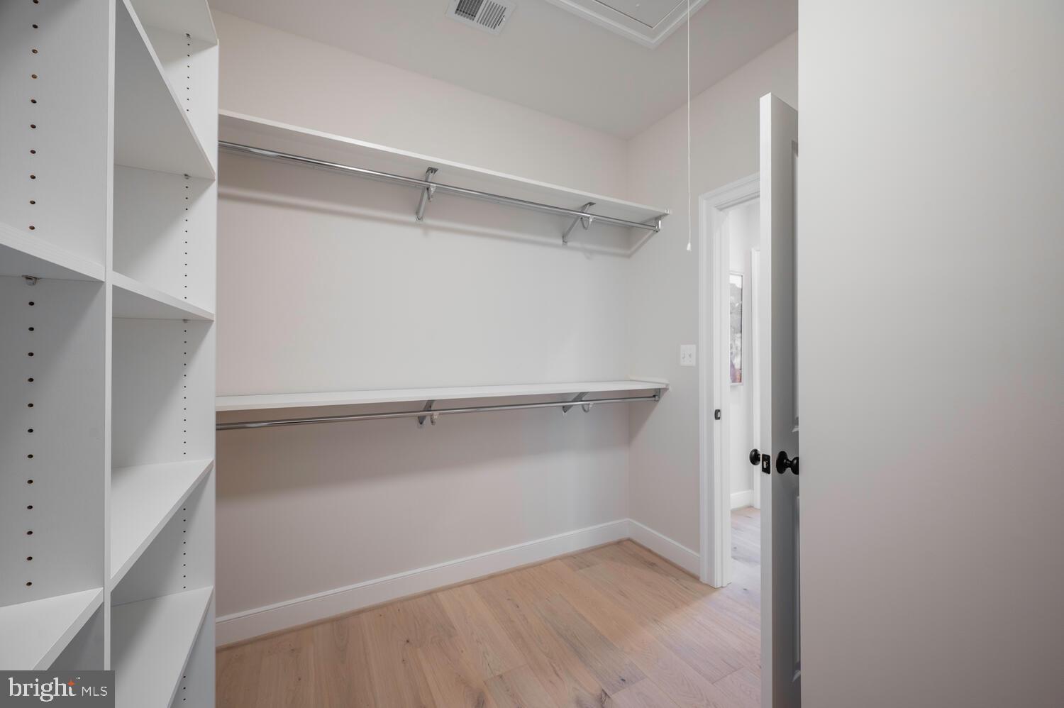 BERKSHIRE OAKWOOD - Residential